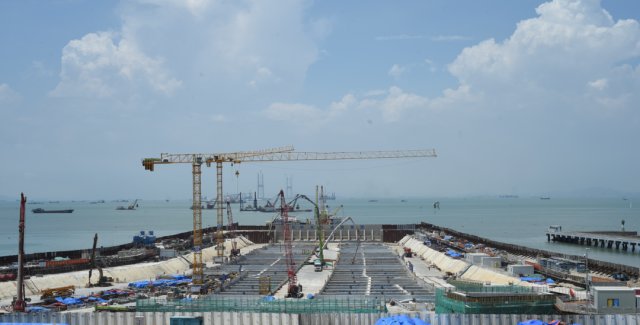 深中通道东人工岛主线堰筑段隧道建设现场。