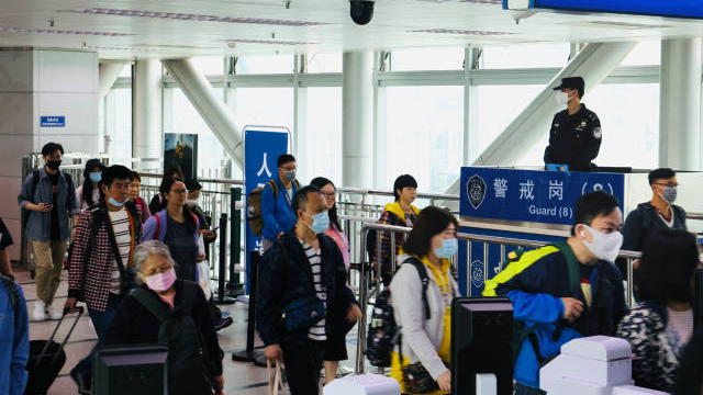 罗湖口岸：7天通关旅客超107万人次