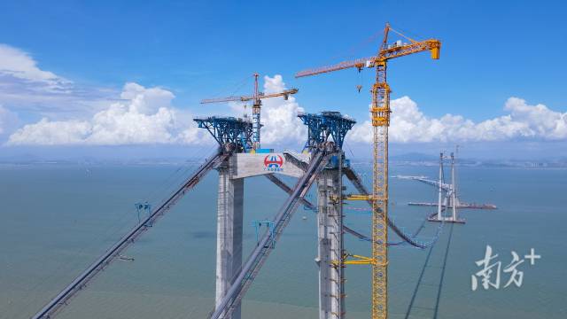 此前正在建设中的伶仃洋大桥主塔。