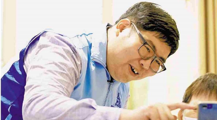澳门社工董文伟：让琴澳居民的心越靠越近