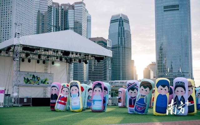邓卓越设计的民族IP系列在香港展出。