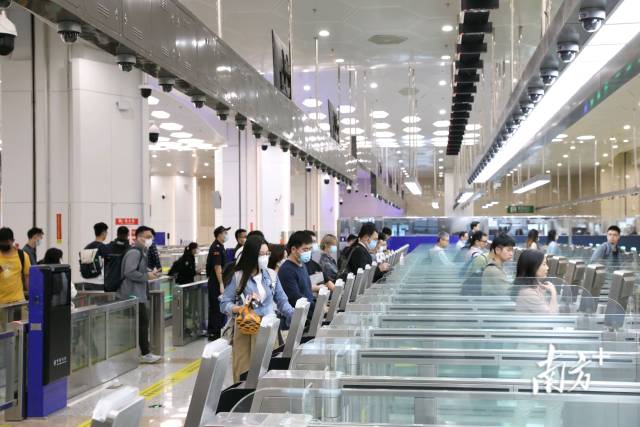 横琴口岸旅检大厅。 