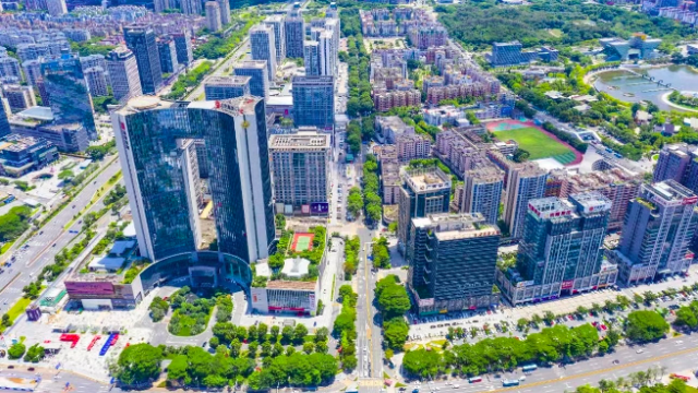 南城正加快建设智慧城市，打造特色金融集聚区。