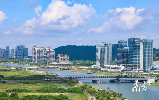 横琴将以天沐河为轴，串联琴澳创新载体、产业研发与生产空间、公共服务平台。