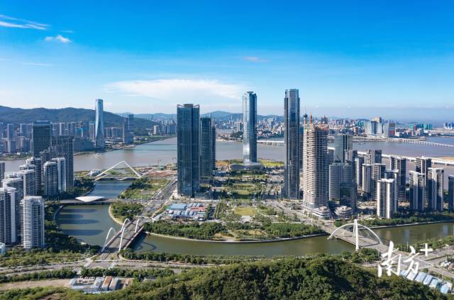 横琴是一块营商环境一流、产业抱团集聚的旺地。 