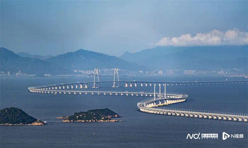 港珠澳大桥。