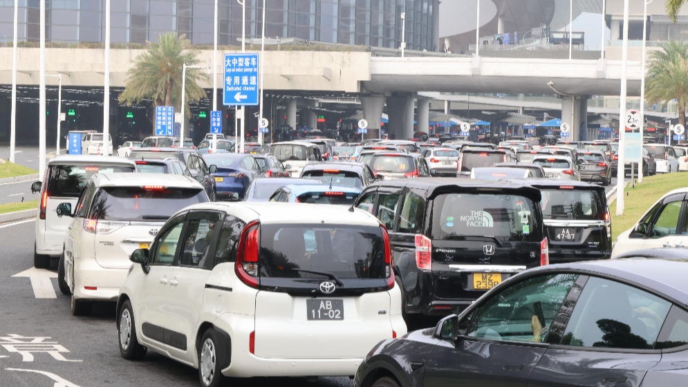 超100万人次！港珠澳大桥“人车两旺” 自驾“北上”成主流