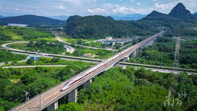 同比增72.4%！上半年广深港高铁累计发送跨境旅客758.7万人次