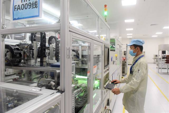惠州知名电子信息企业德赛西威的智能车间。梁维春 摄