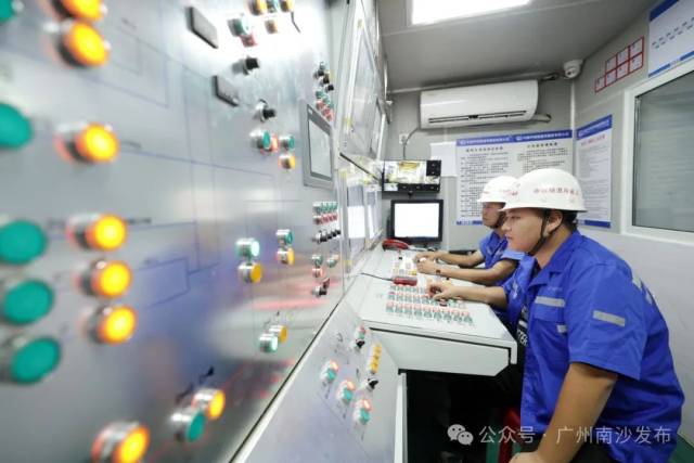 施工过程中，建设者积极探索盾构隧道智能建造实践路径，搭载了全国首套工序化应用的盾构智能掘进系统。