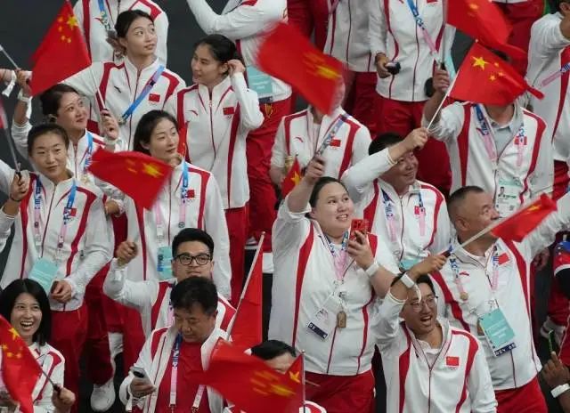 中国体育代表团在闭幕式上。图源：新华社