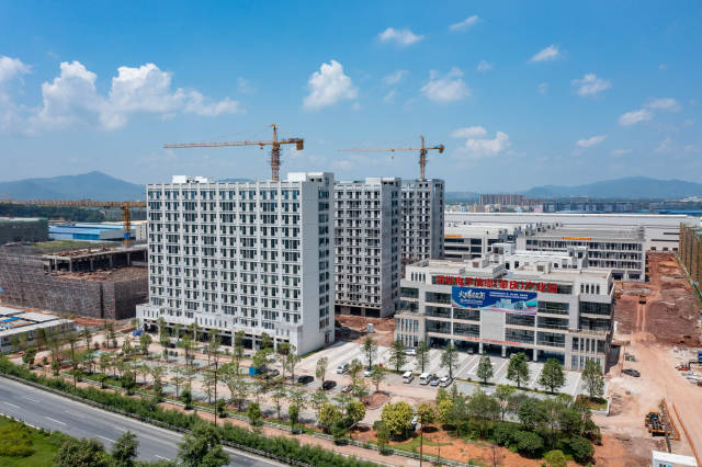 肇庆将在广东省（肇庆）大型产业集聚区市管片区建设超1000亩的低空经济科技产业园。图为市管起步区莲富产业园。廖文奕 摄