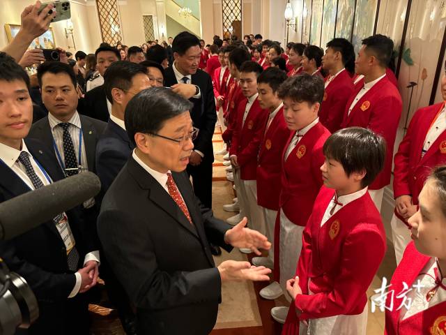 李家超欢迎内地奥运健儿访港