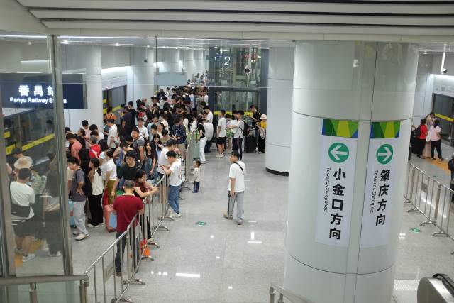 广肇、广惠城际“四线”贯通后客流明显攀升。谢展程 摄