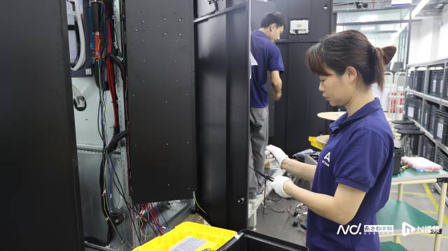 来到东莞滨海湾新区，深圳安腾创新科技有限公司迅速投入生产。