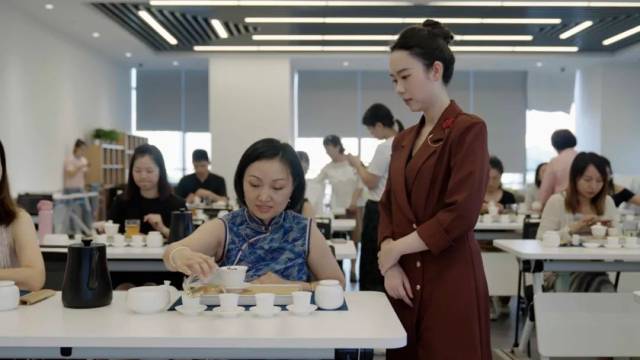 ▲邱芷澄希望通过深度参与社区实践，和这里的年轻人一起推动社区发展，共同营造一个充满创造力的社区家园