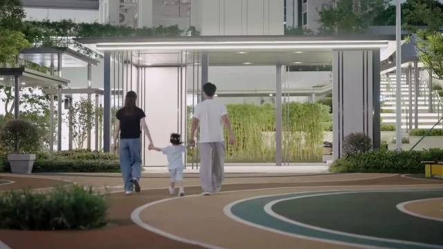 ▲一家人喜迁新居，迎接新学期