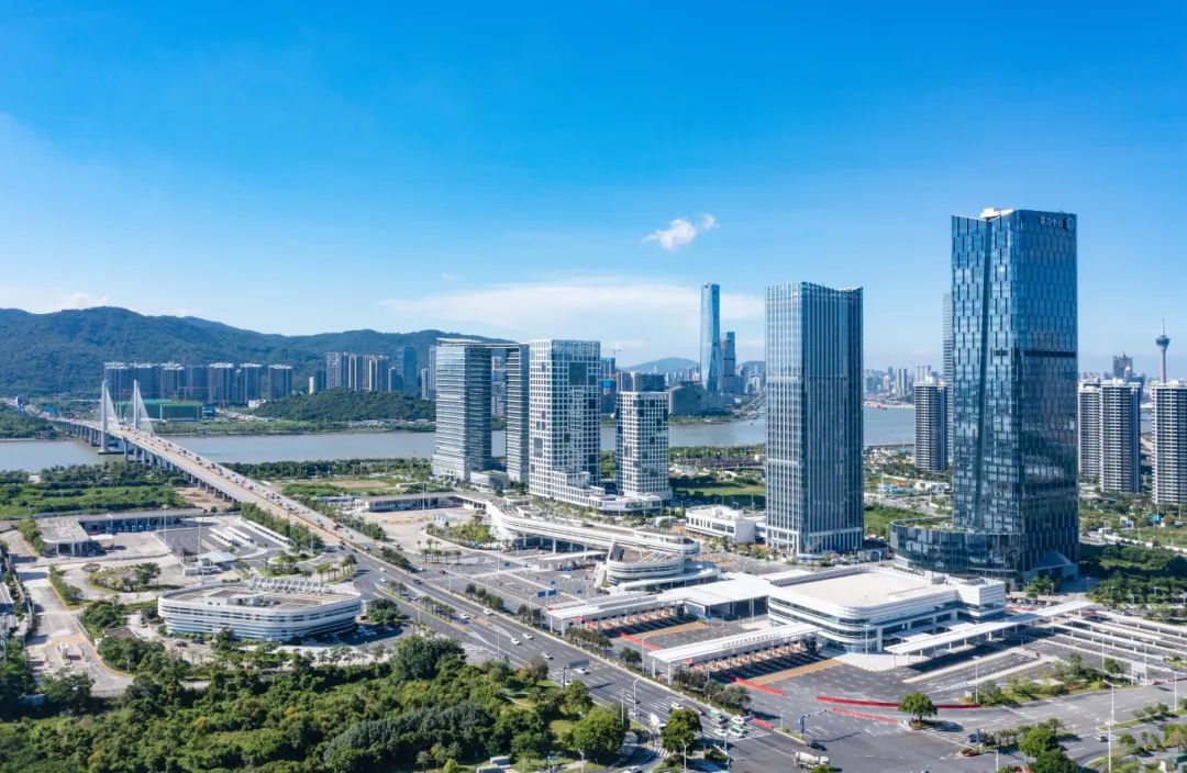 横琴粤澳深度合作区横琴大桥“二线”海关查验场。图源南方日报