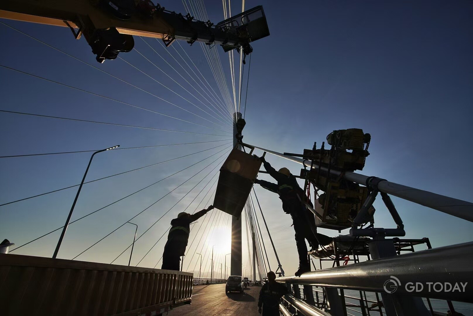 Construction workers are putting the finishing touches on the Huangmaohai Passage, which is set to open to traffic soon.