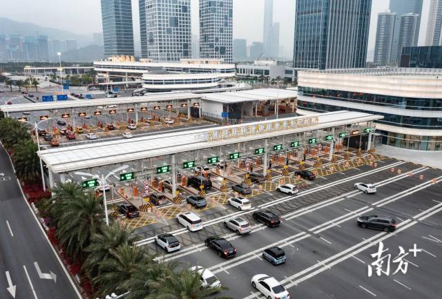 2024年3月1日零时起，横琴粤澳深度合作区正式实施分线管理封关运行。图为横琴大桥“二线”通道。南方+记者 关铭荣 摄