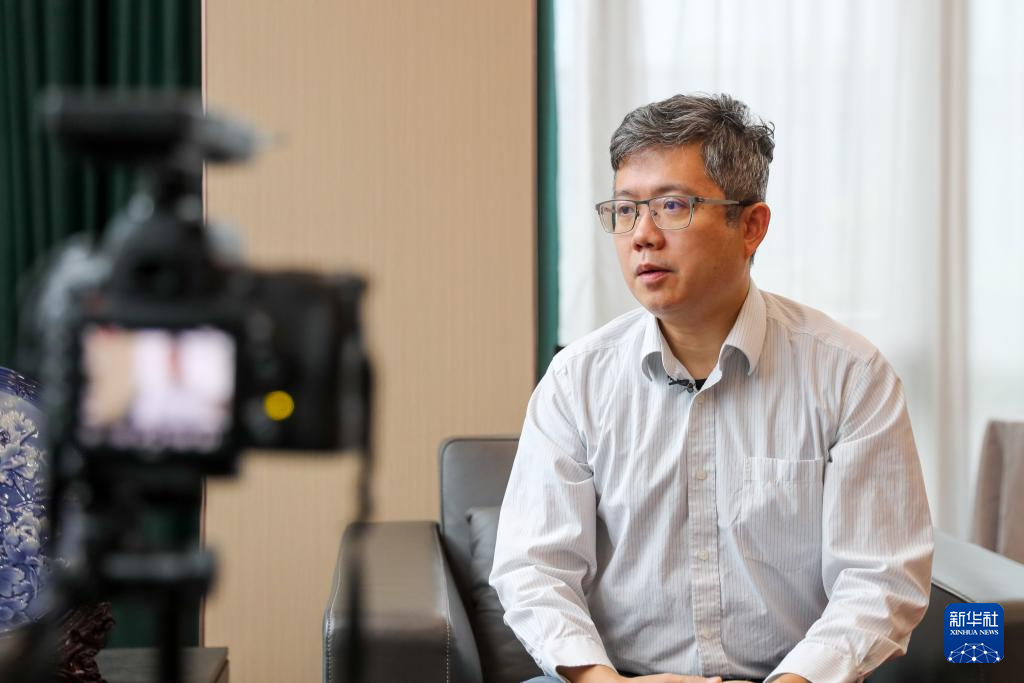 11月25日，在横琴澳门青年创业谷，纳金科技创始人雷震接受采访