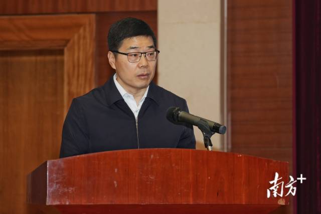 中国篮协主席郭振明。