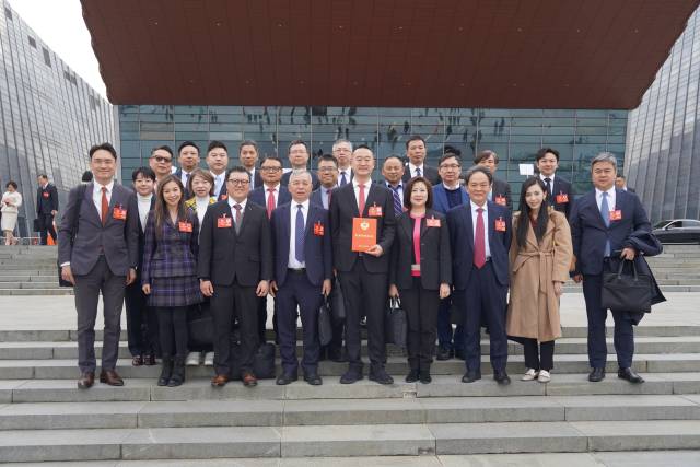 广东省政协十三届三次会议在广州开幕。