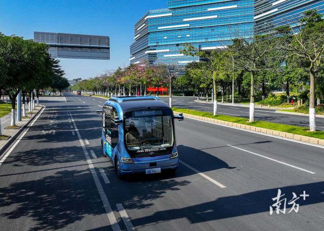 文远知行无人驾驶汽车