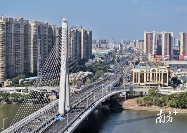 1月25日，广佛大桥系统工程（一期）主线正式通车试运行。