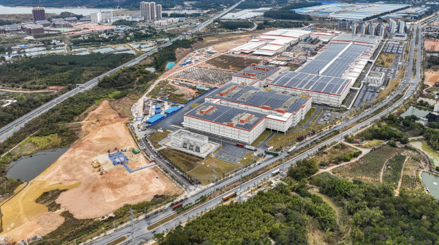 肇庆高新区举行2025年第一季度产业项目集中签约、动工、投产仪式。王振宇 摄 肇庆高新区举行2025年第一季度产业项目集中签约、动工、投产仪式。王振宇 摄