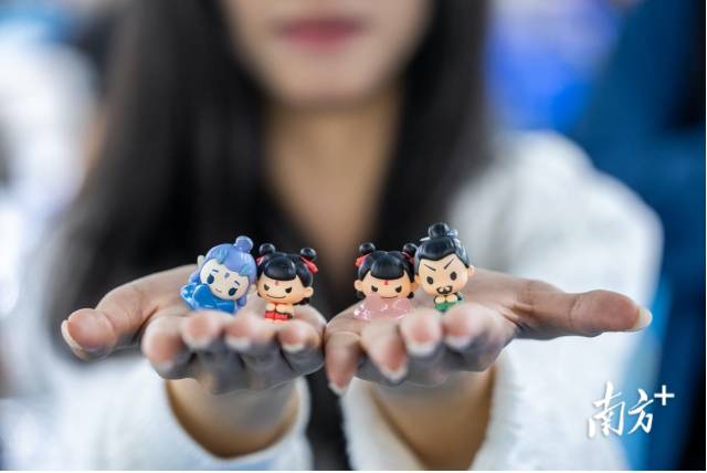 “排排坐mini系列”。