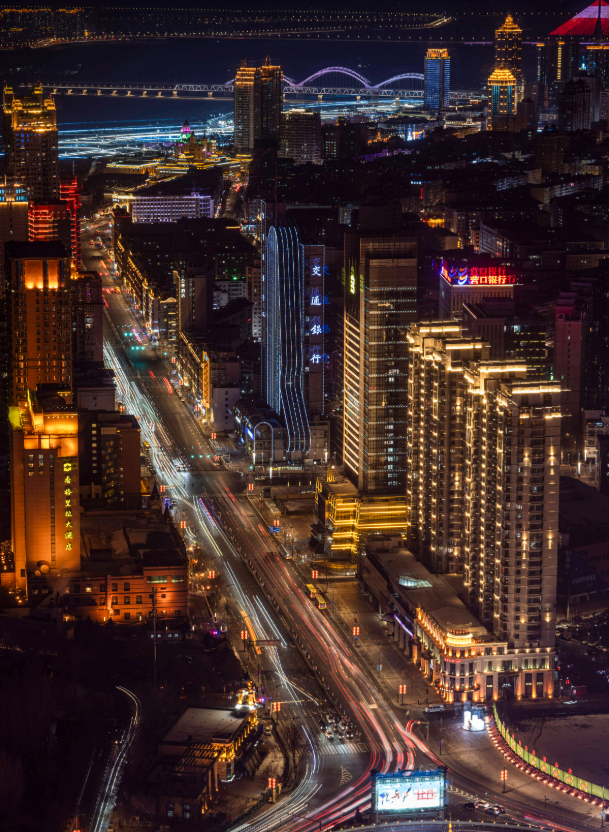 办赛期间的哈尔滨夜景。新华社发