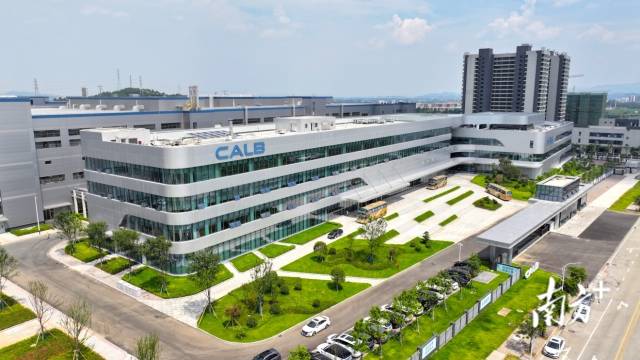 中创新航江门生产基地。 南方+ 杨兴乐 摄