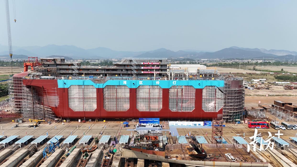 全球首艘水体自然交换型深远海养殖工船