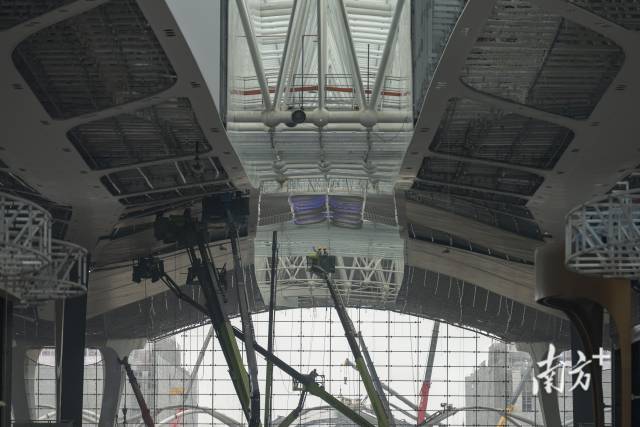 在广州白云国际机场三期扩建工程现场