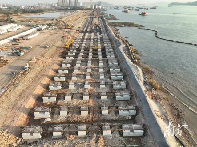 建设中的东莞港沙田港区