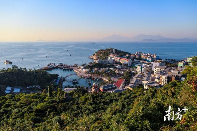 美丽的外伶仃岛。