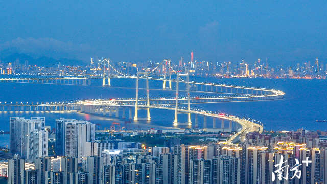 深中通道，宛如一条巨龙横卧在伶仃洋上