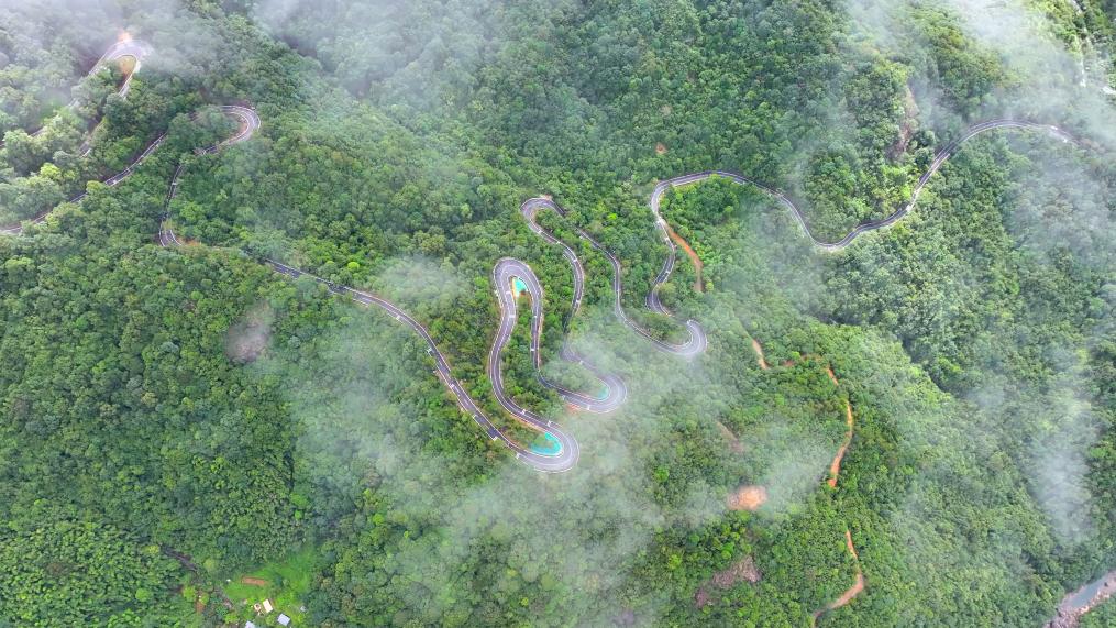 惠州市环南昆山—罗浮山县镇村高质量发展引领区内修建的旅游公路。（受访者供图）