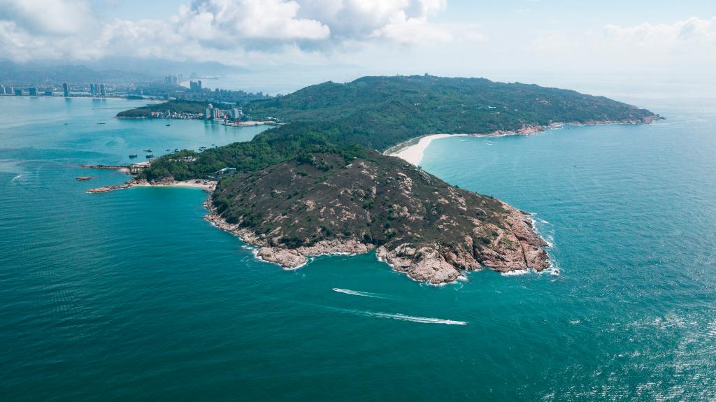 这是无人机拍摄的广东惠州海龟湾。新华社记者 李嘉乐 摄