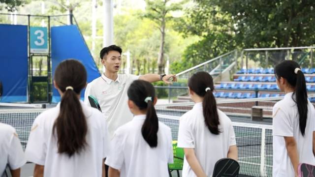 匹克球风起横琴，“00后”教练乘势入局