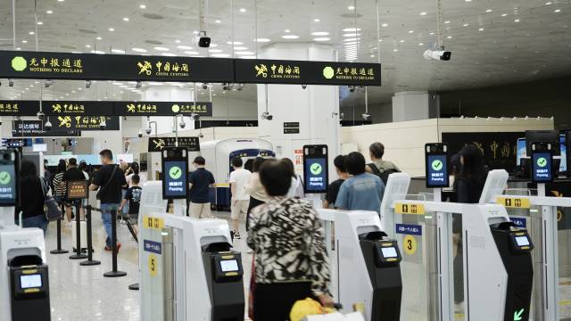 琴澳口岸查验单位由“隔桥相望”变为了“并肩作业”。