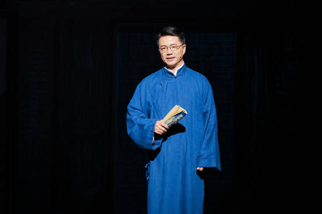 国家话剧院话剧《四世同堂》剧照。