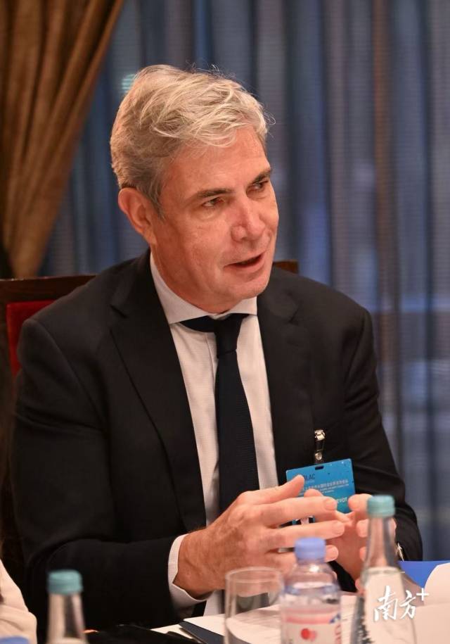 谢伟博。 谢伟博。